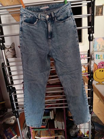 Jean mom camaïeu pas d'étiquette taille mais c'est  un 34