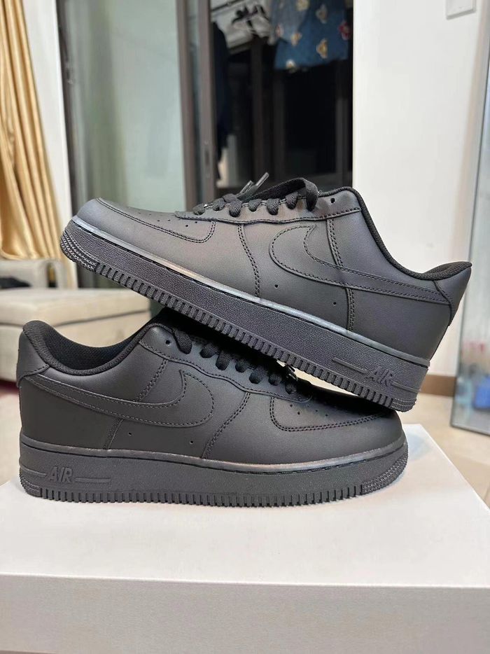 Nike Air Force 1 triple black taille:40 - photo numéro 6