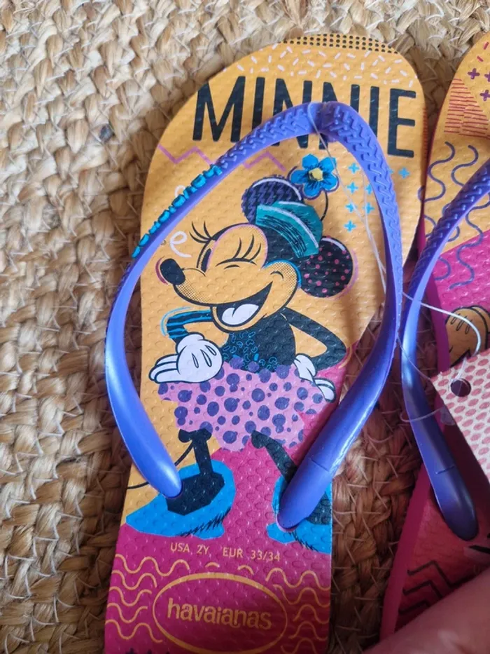 Neuf jolie paire de tong havaianas motif minnie pointure 33 - photo numéro 3