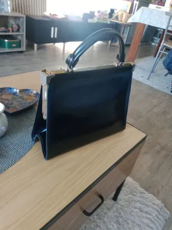 Sac à main  en cuir vintage années 1960