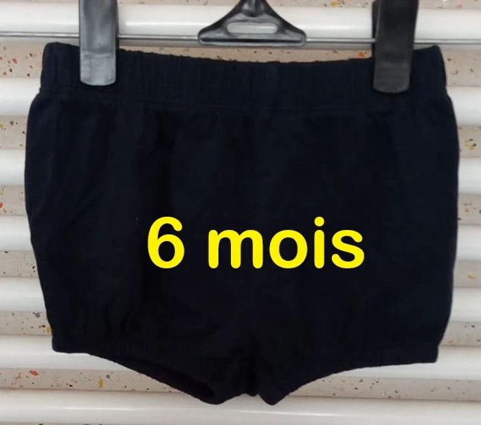 Short bleu marine Kiabi Taille 6 mois