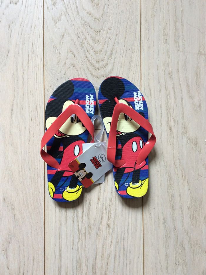 Tongs claquettes Mickey 30/32 Neuves