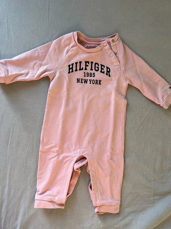 Grenouillère Tommy hilfiger valeur 80 €