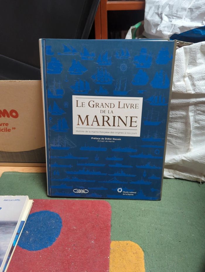 Le grand livre de la marine