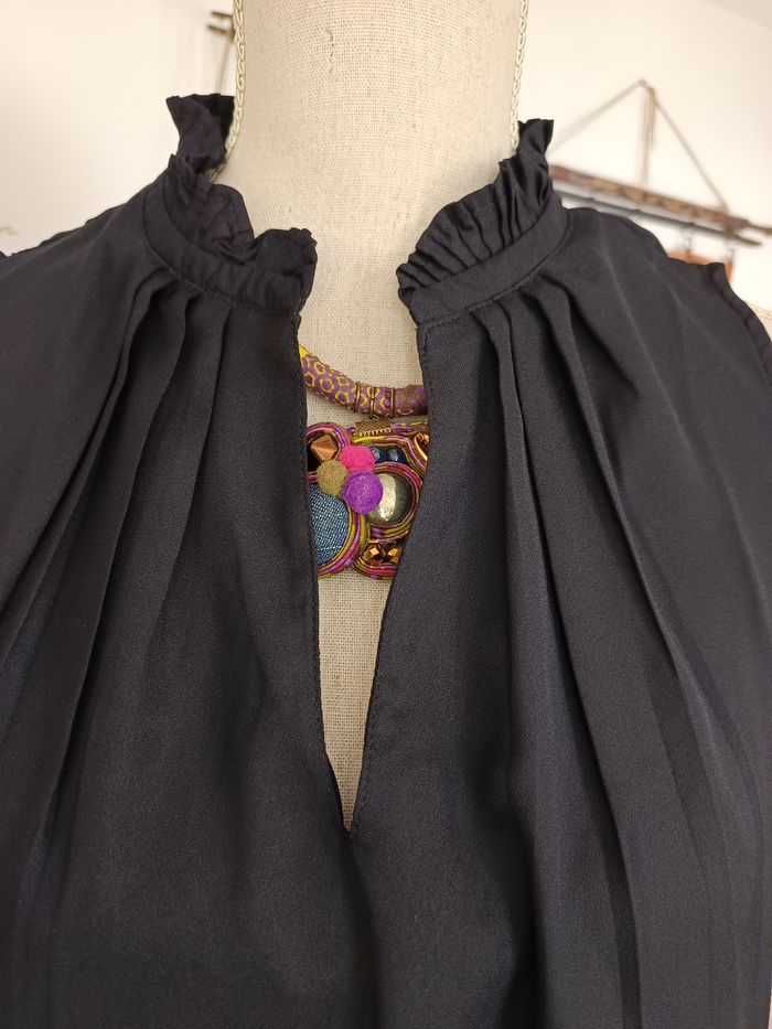 Chemise/Tunique noire sans manche - photo numéro 2