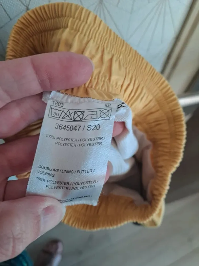 Short de bain neuf jamais porté garçon 3 ans gris jaune - photo numéro 4