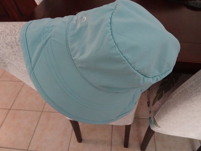 Chapeau de baignade ou randonnée anti uv enfant TRIBORD - photo numéro 2