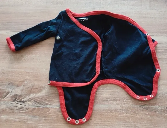 Lot de 5 bodys parfait état taille 1 mois - photo numéro 8