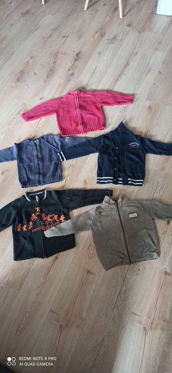 Lot de 5 gilets 4 ans