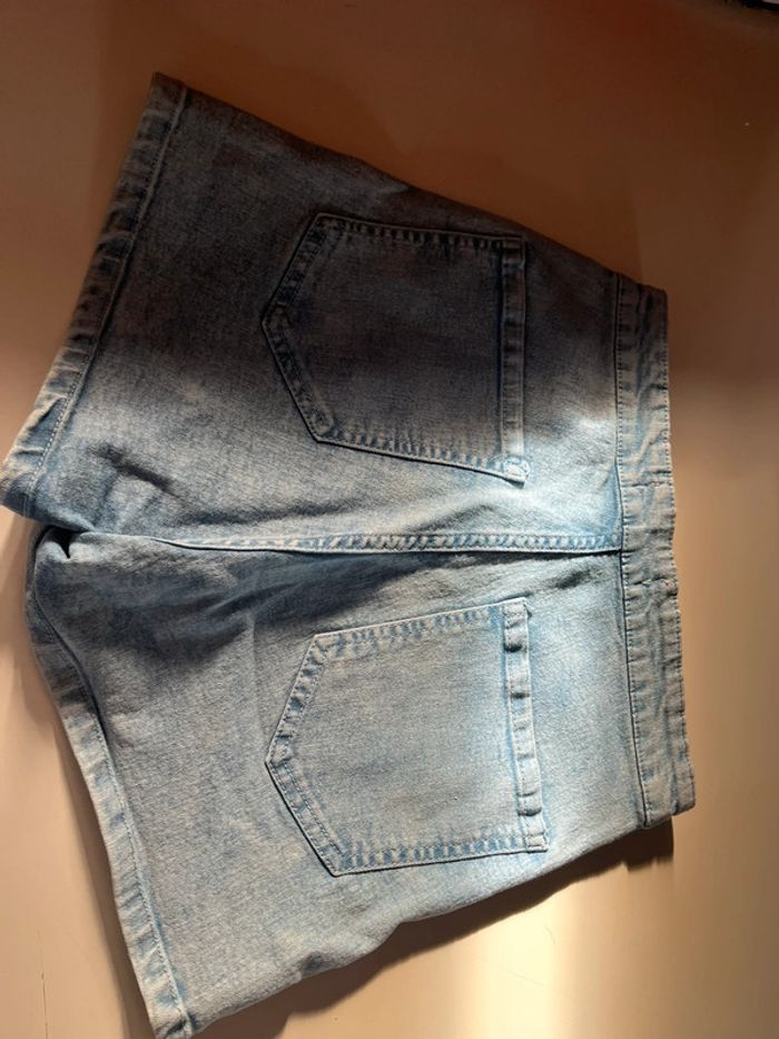 Short jeans délaver Jennyfer en 36 - photo numéro 3