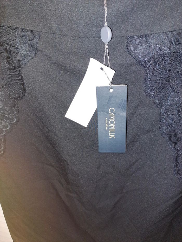 Jupe noire taille 42 neuve - photo numéro 3