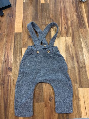 salopette grise tape à l’œil