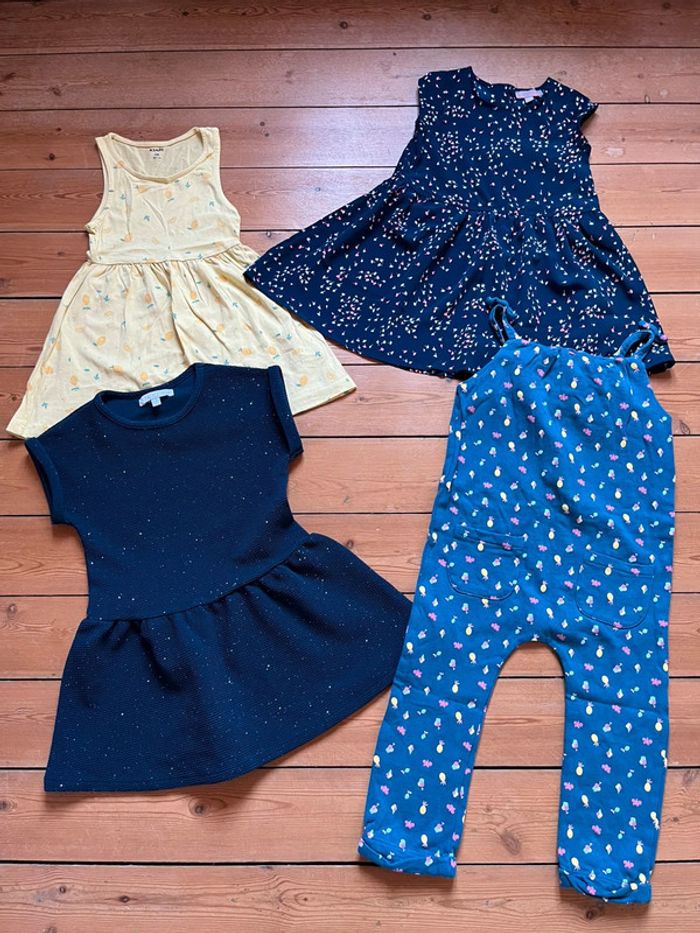 Lot de robes / combi été - fille 3 ans