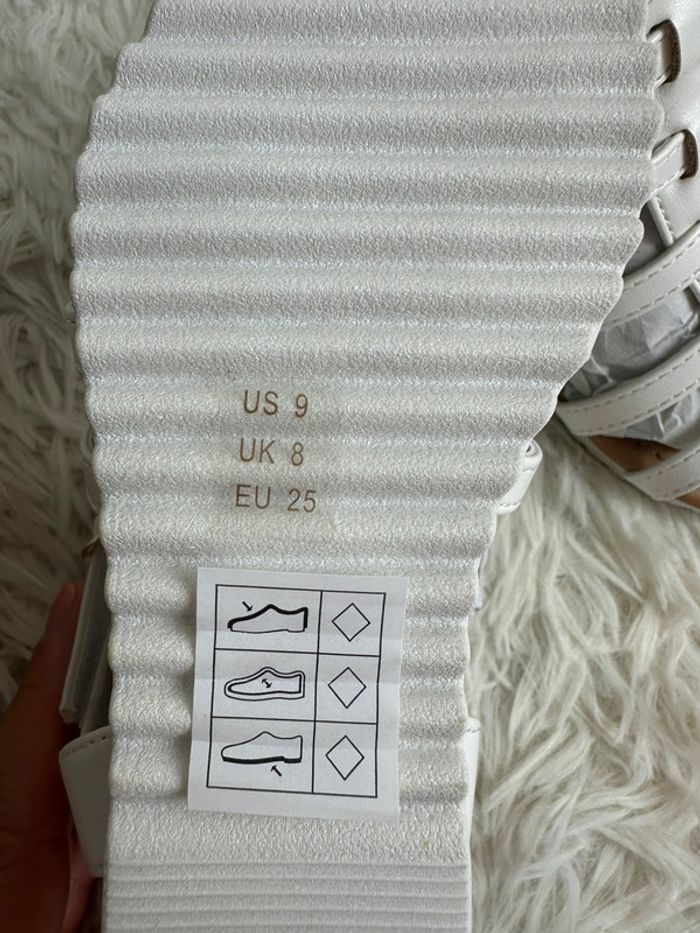 Paire de sandales spartiates blanches Fabkids taille 25 - photo numéro 5