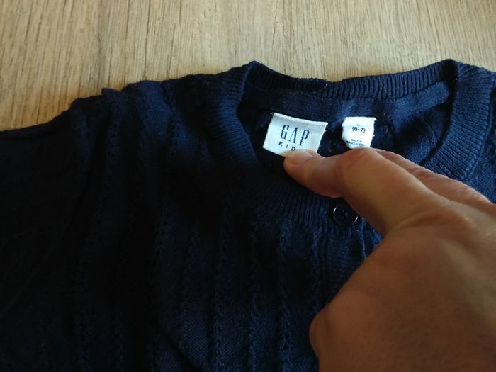 Gilet GAP 6-7 ans marine comme neuf - photo numéro 3