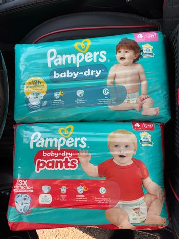 2 paquets Pampers taille 4