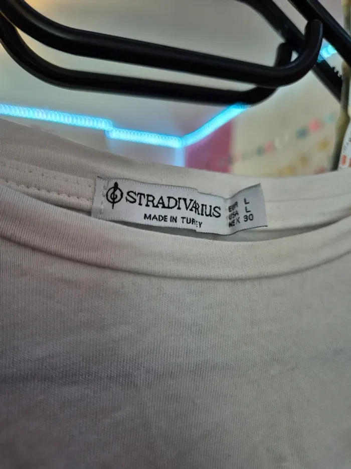 T-shirt blanc à motif Stradivarius - photo numéro 3