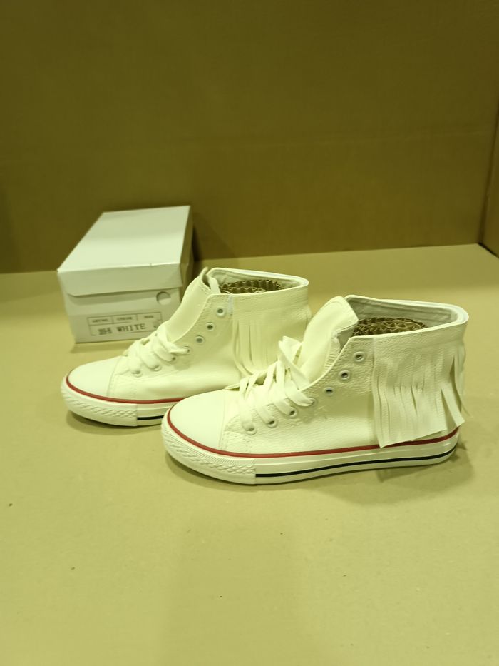 Baskets taille 38 - photo numéro 3