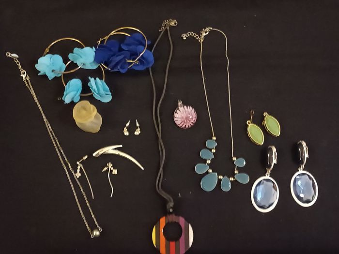 Lot de bijoux fantaisie - photo numéro 2