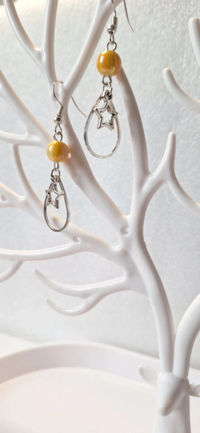 Boucles d’oreilles étoile & perle jaune - photo numéro 5