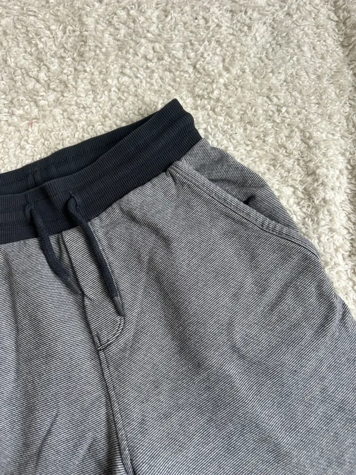 Short gris - photo numéro 2
