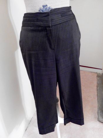 Faby27800 Pantalon pantacourt femme mi-mollet  "Camaieu" gris à rayures 2 poches devant 2 fausses po