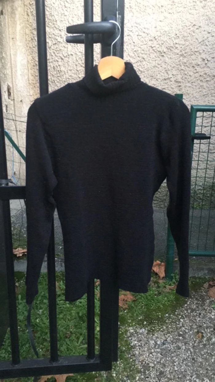Col roulé en maille