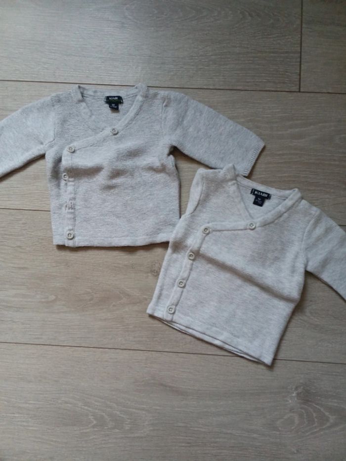 🌹2 gilets 1mois 52-55cm kiabi 🌹
