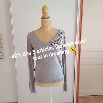Promod haut gris brodé