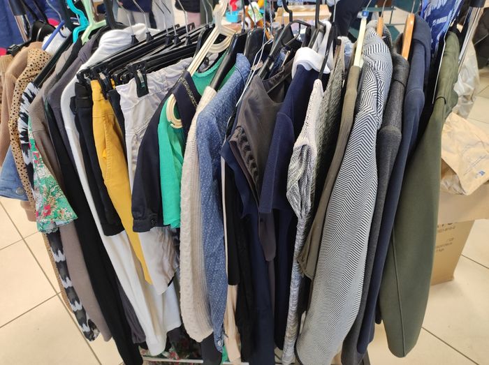 Affaire!!  Lot 30 pièces femme.