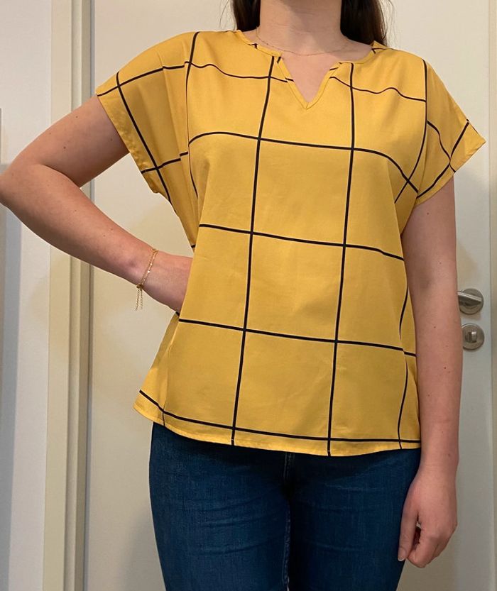 T-shirt jaune à carreaux