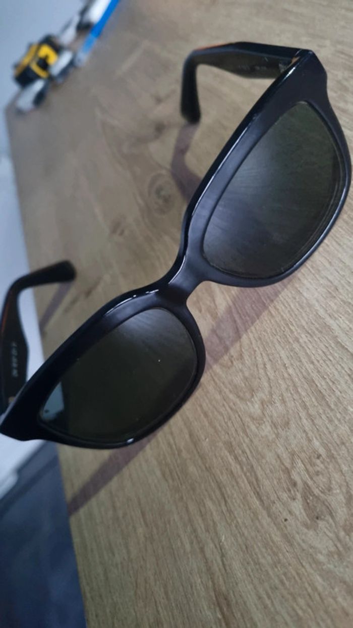 Belle Monture Lunette soleil avec verres vue noire très bon état et sa boîte rangement afflelou - photo numéro 8