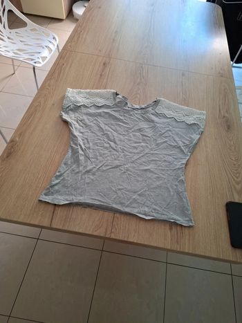 Haut femme taille m en très bon état