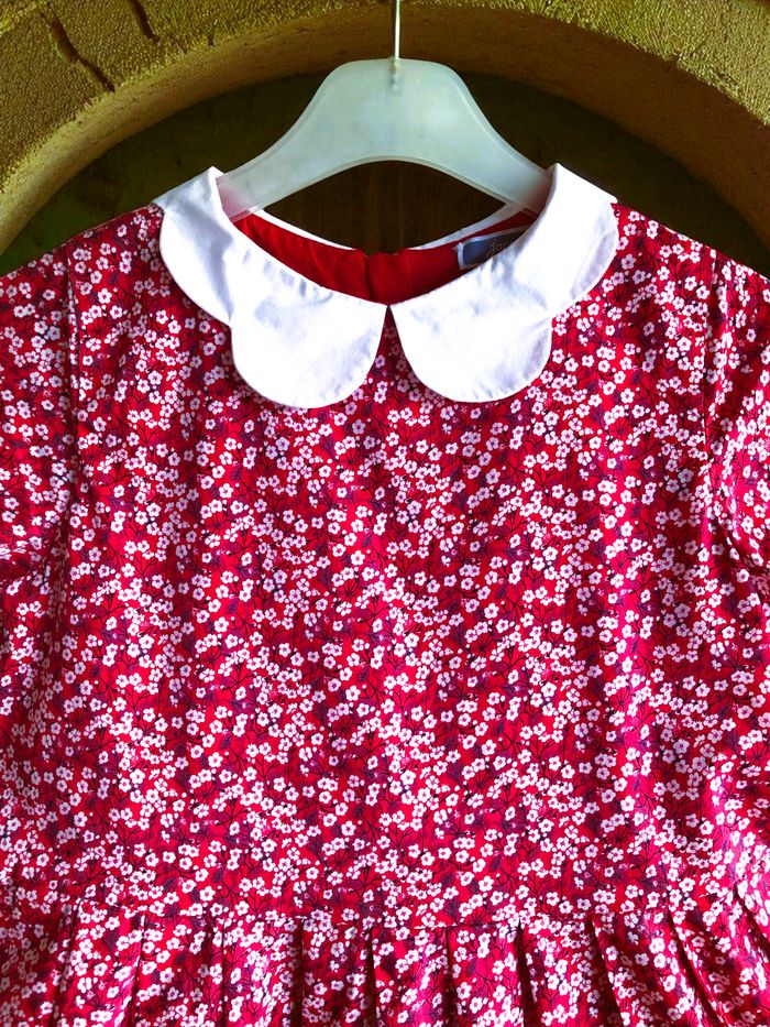 JACADI - NEW - ROBE FILLE IMPRIMÉ LIBERTY, COL PÉTALES & PLIS SUR LE BAS 8A - photo numéro 5