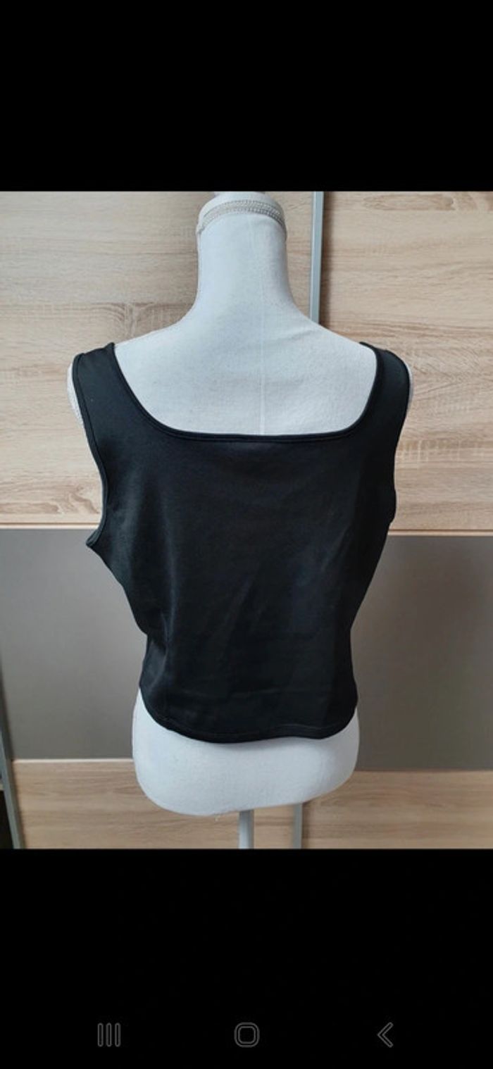 Top court noir - photo numéro 2