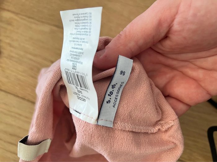 Lot de 4 bonnets fins fille 56cm très bon état - photo numéro 6