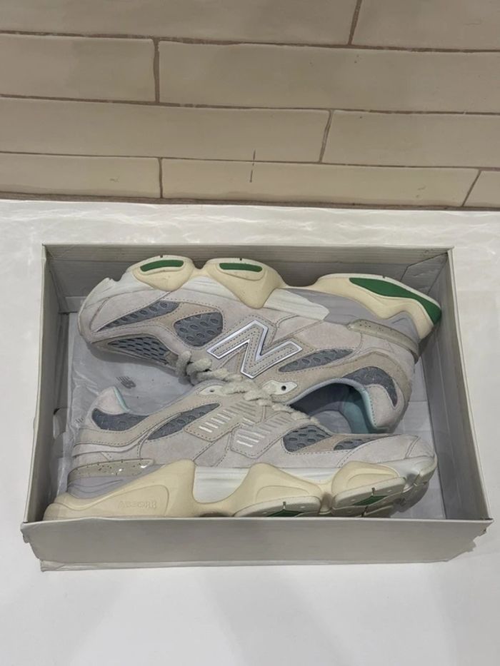 New Balance 9060 x Bricks & Wood Beige
AW73
41.5 - photo numéro 2