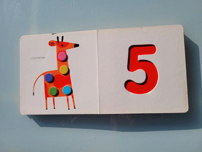 Jolk livre en relief đ Les Chiffres đą Milan - photo numĂ©ro 7