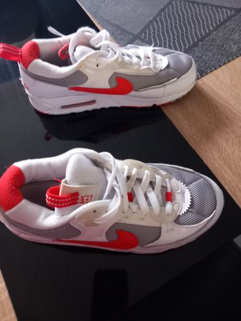 Baskets Nike 38,5 mises 2 fois