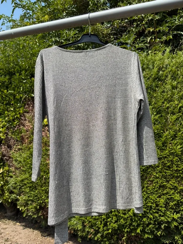 Blouse manches 3/4 gris métallique – Marque Charlott’ - photo numéro 2