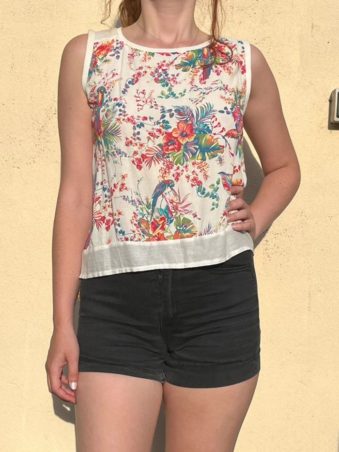 Blouse / tunique sans manches asymétrique et fleuris - photo numéro 4