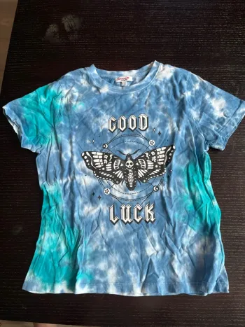 TEE shirt