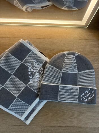 Set écharpe bonnet LV