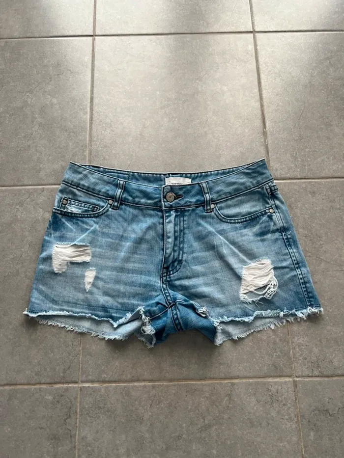 Short jeans