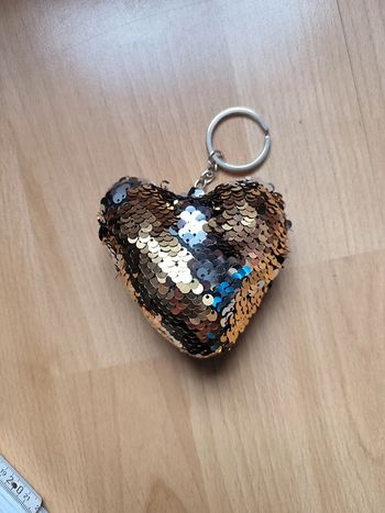 Porte-clés coeur jaune avec strass