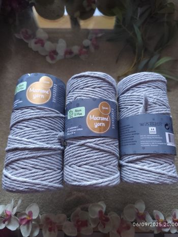 Macramé 4 bobines, fil 4 mm NEUF gris clair