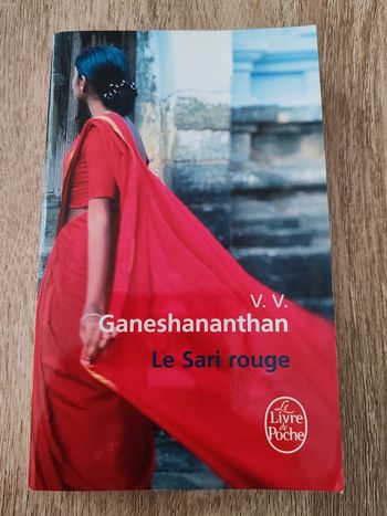 V.V. Ganeshananthan 🟣 Le sari rouge