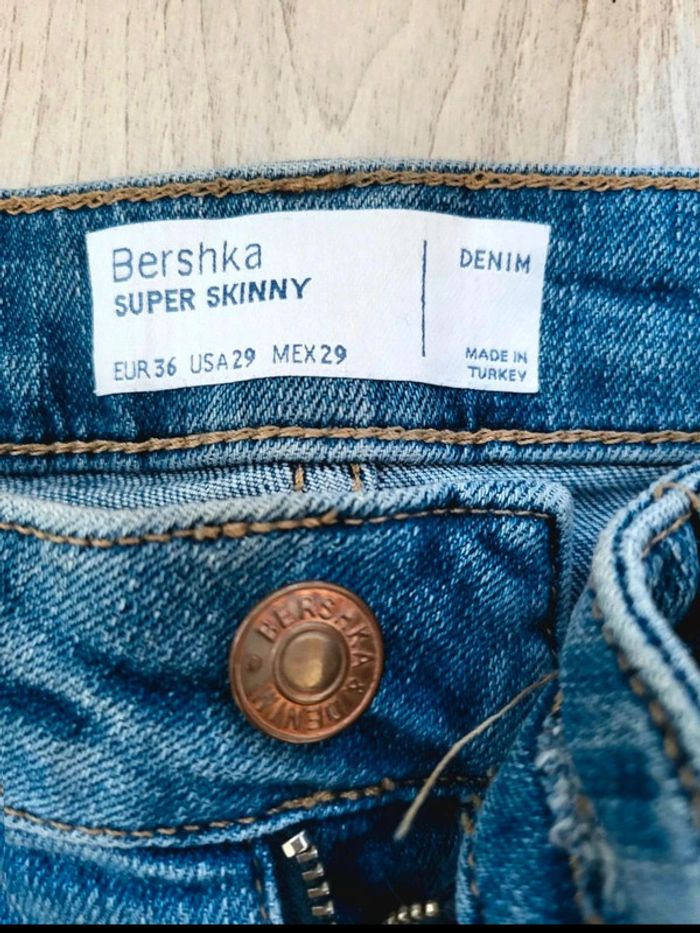 Jean Bershka Homme 36 – slim destroy bleu brut – style déchiré tendance – coupe ajustée - photo numéro 9