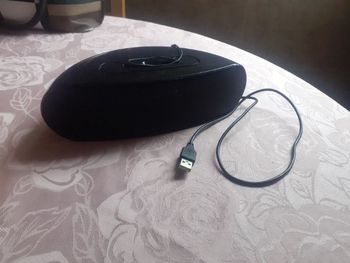 Petite enceinte avec fil