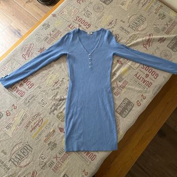 Robe bleu et perles